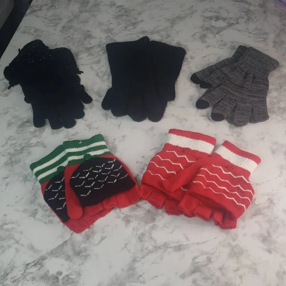5 Gloves/Mittens Bundle‎